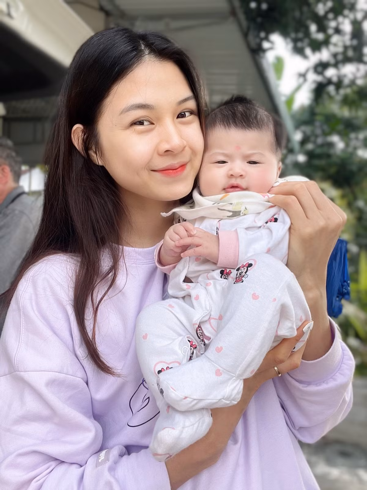 Được biết, Ngọc tham gia thi đấu bóng chuyền từ rất sớm, khi chỉ mới 13 tuổi. Tại thời điểm đó, cô trúng tuyển vào CLB Bộ tư lệnh Thông tin và cùng CLB giành chức vô địch trẻ quốc gia 2014, á quân năm 2015.