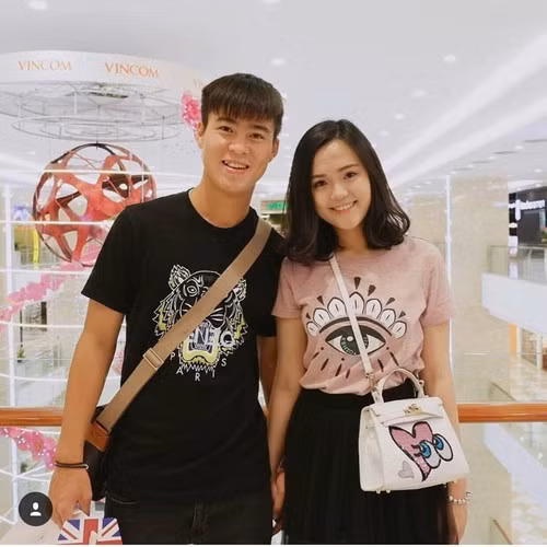 Cuối cùng, mẹ Duy Mạnh đúc kết Quỳnh Anh là một cô gái nết na, ngoan, dịu dàng.