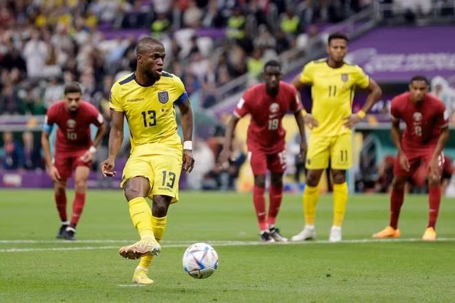 Chu nha Qatar thua toan dien truoc Ecuador ngay khai man World Cup 2022-Hinh-3
