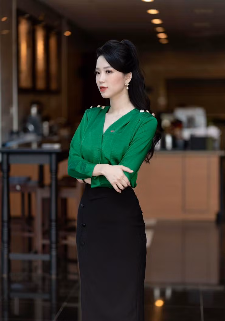 Sau đó, Hải Yến định xin một công việc văn phòng khác phù hợp với ngành học của mình, nhưng "nghề chọn người", cô lại có cơ hội làm việc tại TTXVN.