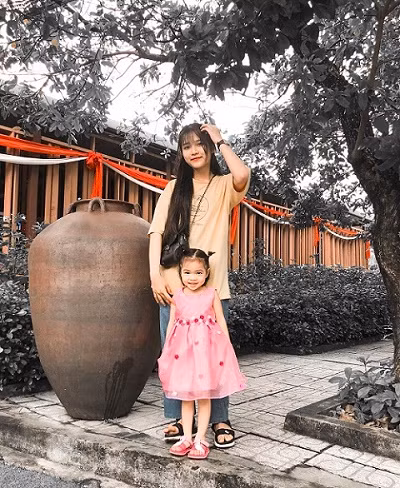 Không chỉ có duyên trên TikTok, Kiều Chi cũng sở hữu bảng thành tích học tập đáng ngưỡng mộ. Suốt 10 năm liền ngồi trên ghế nhà trường, hot girl Quảng Nam luôn giữ vững danh hiệu học sinh giỏi.