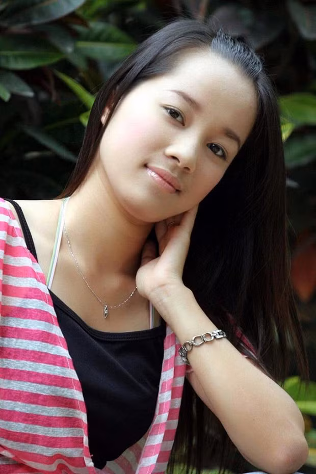 Gần đây, hot girl Nhật Ký Vàng Anh năm nào vừa đăng tải lên trang cá nhân những tấm ảnh 2 con và theo đó nhận về rất nhiều lượt like, tương tác từ phía khán giả.