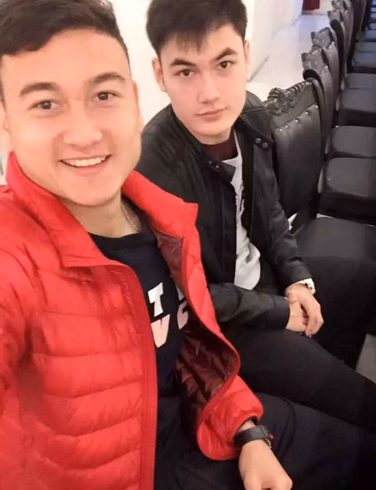 Chưa hết, Yến Xuân còn thoải mái chia sẻ ảnh tổ chức sinh nhật, đưa em gái Đặng Văn Lâm đi chơi.