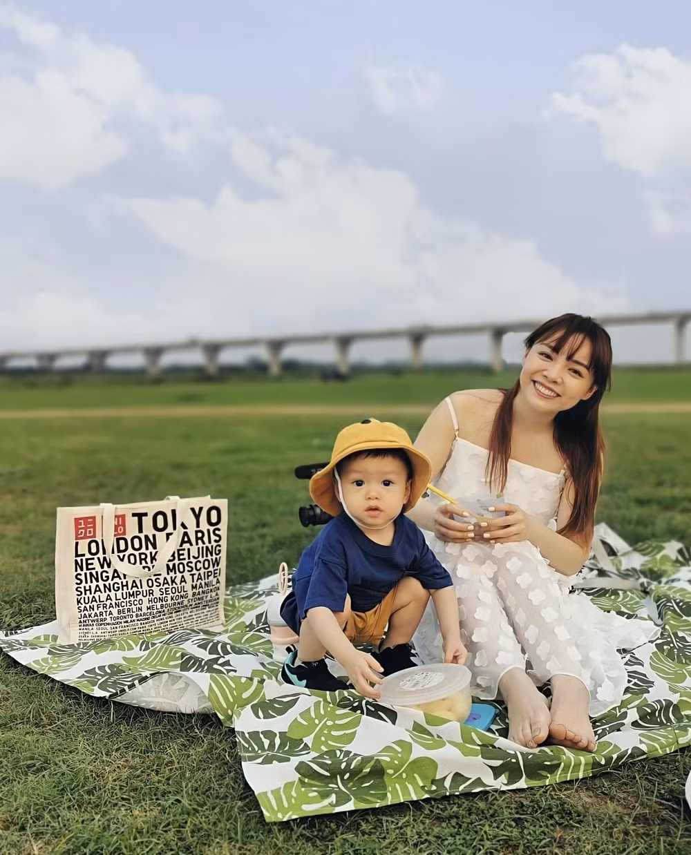 Theo miêu tả của Trinh Phạm, sự thành công của cả 2 chính là những cố gắng, nỗ lực và tình yêu chân thành mà họ dành cho nhau.