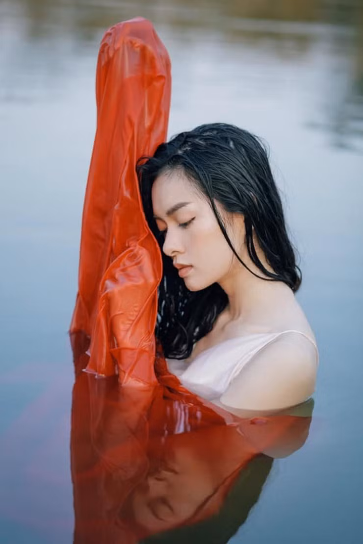 Người ta biết đến Yên Đan khi cô đăng tải các video về làm đẹp đặc biệt là chăm sóc da trên Tik Tok.