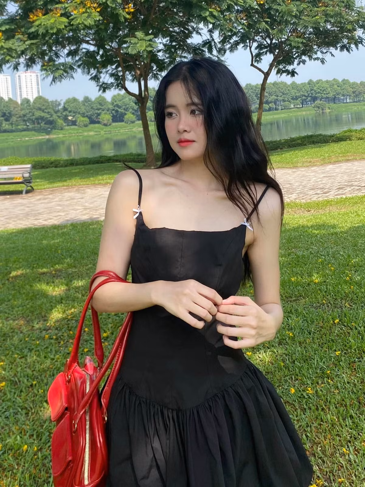 Dù những điều canh cánh đã được Chang Xi lên tiếng song những bàn luận vẫn chưa có dấu hiệu kết thúc. Video vì thế càng thu hút nhiều lượt xem, tính đến thời điểm hiện tại thu về gần 420.000 views, hàng nghìn bình luận.