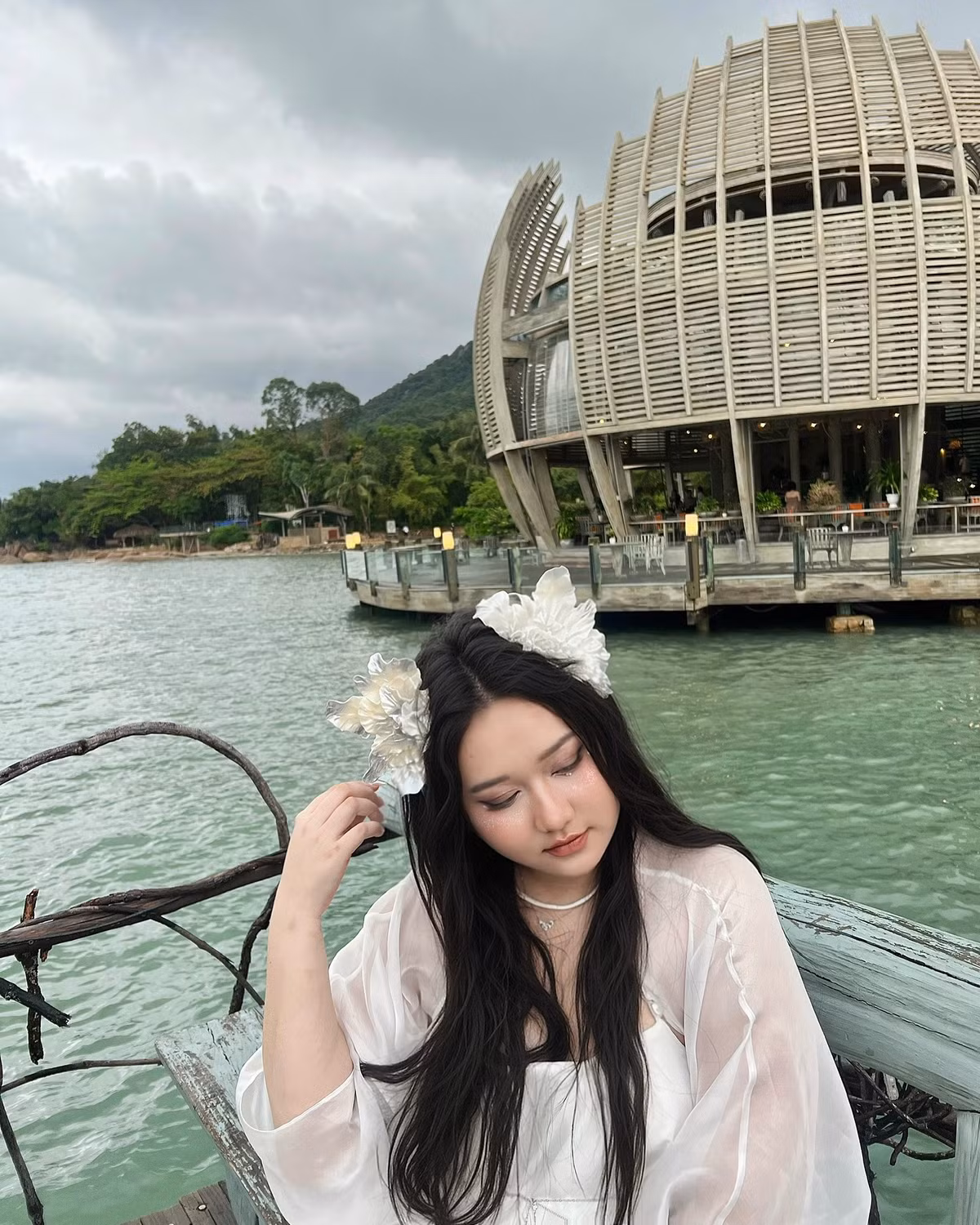 Ngoại hình của Trúc Anh thay đổi rõ rệt trước và sau khi tăng cân.