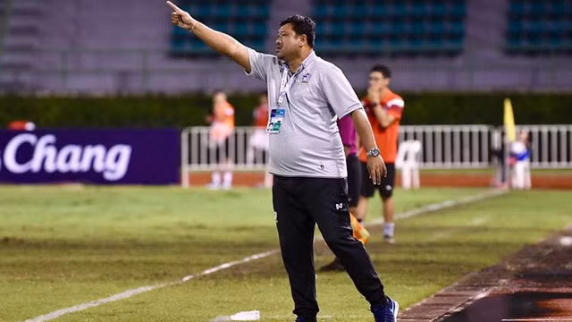 Cụ thể, sau trận thua trước các cầu thủ U23 Việt Nam tại SEA Games 31, Madam Pang đã đưa HLV Salvador Garcia, người dẫn dắt U23 Thái Lan vào chung kết U23 Đông Nam Á hồi tháng 2 tại Campuchia vào BHL tại VCK U23 châu Á.