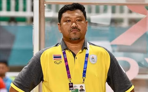 Ông Worrawoot Srimaka cùng từng sang V-League để thi đấu cho Bình Định ở mùa giải 2004-2005.