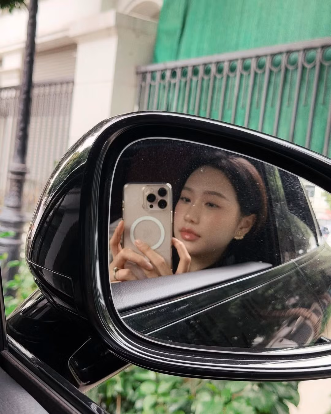 Kết hợp cùng làn da trắng mịn, đường nét thanh thoát của gương mặt, nhan sắc của vợ Đoàn Văn Hậu càng thêm phần cuốn hút.