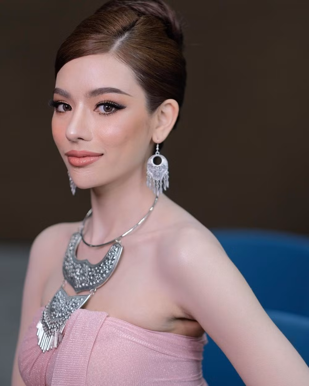 Nhờ chăm chỉ tập luyện thể dục đều đặn, Paulius có được thân hình thon gọn, đường cong quyến rũ. Sau thành công tại "Hoa hậu Hòa bình Thái Lan", cô nàng quan tâm đến vẻ ngoài hơn, không ngại thử sức với các kiểu dáng trang phục khác nhau (Ảnh: IGNV).