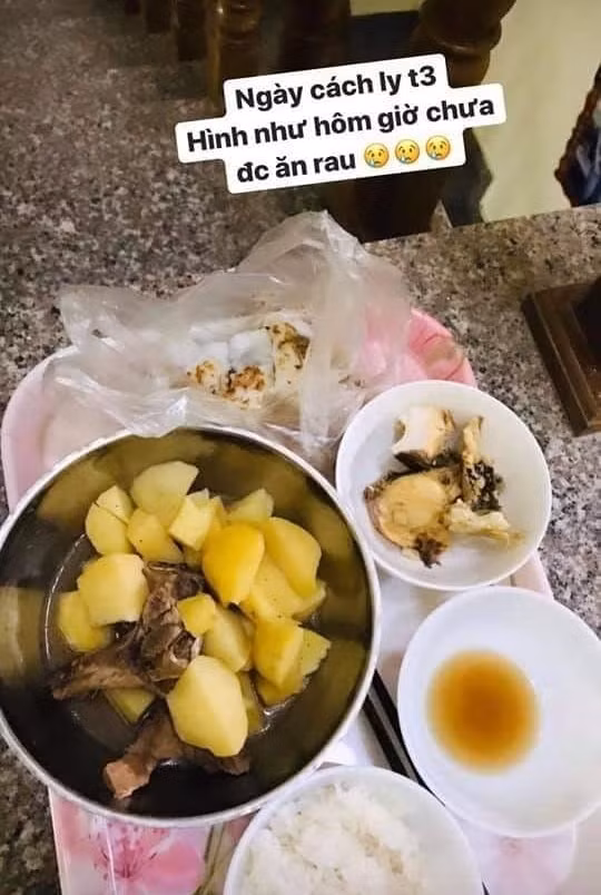 Tuy có chút tủi thân đấy, nhưng chẳng trách được mẹ vì làm như vậy là tốt cho bản thân và mọi người.