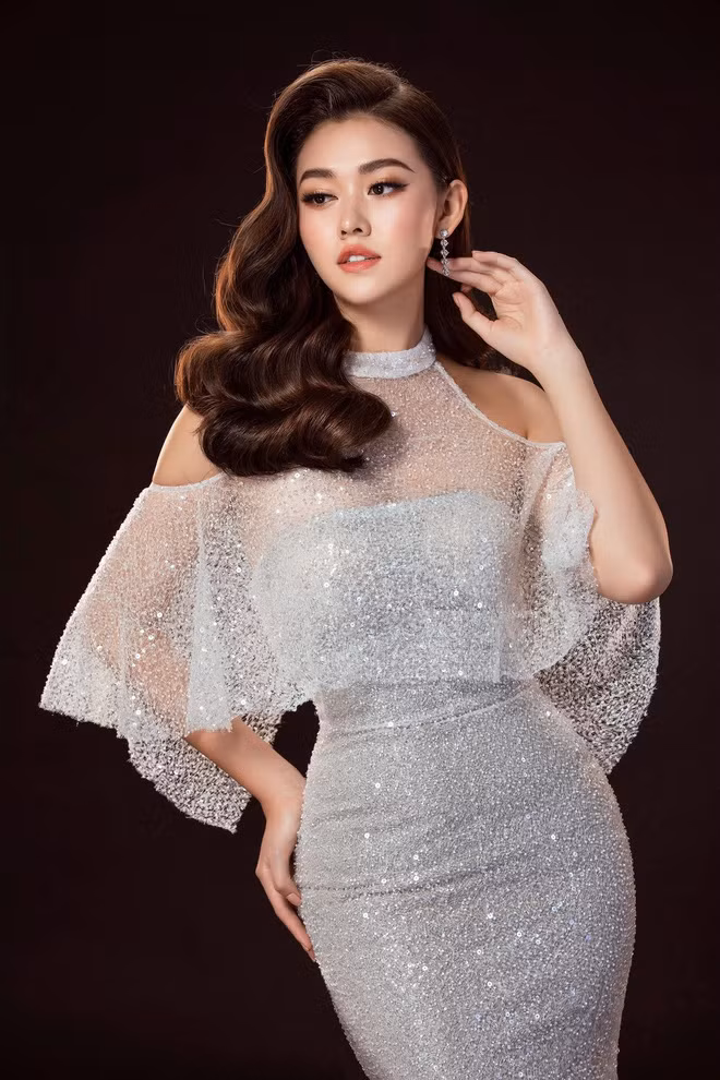 Những sản phẩm chăm sóc toàn diện từ da mặt, bụng rạn tới tóc... đều được Tường San tìm hiểu kỹ càng để có những lựa chọn phù hợp và an toàn cho bản thân. Trong đó, những loại mặt nạ giấy hoặc mặt nạ từ thiên nhiên sẽ là lựa chọn phổ biến giúp các mẹ tiết kiệm thời gian hơn.