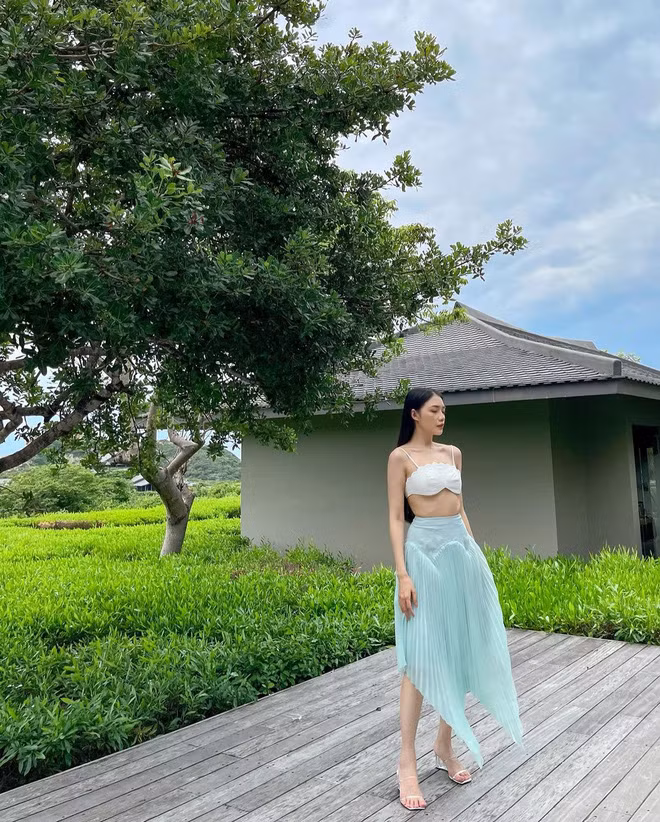 Có người trầm trồ vì vẻ ngoài xinh xắn, dễ thương của Dương Thu Thảo và có người lại mạnh dạn ứng tuyển vị trí bạn trai tương lai mà gái xinh đang tìm.