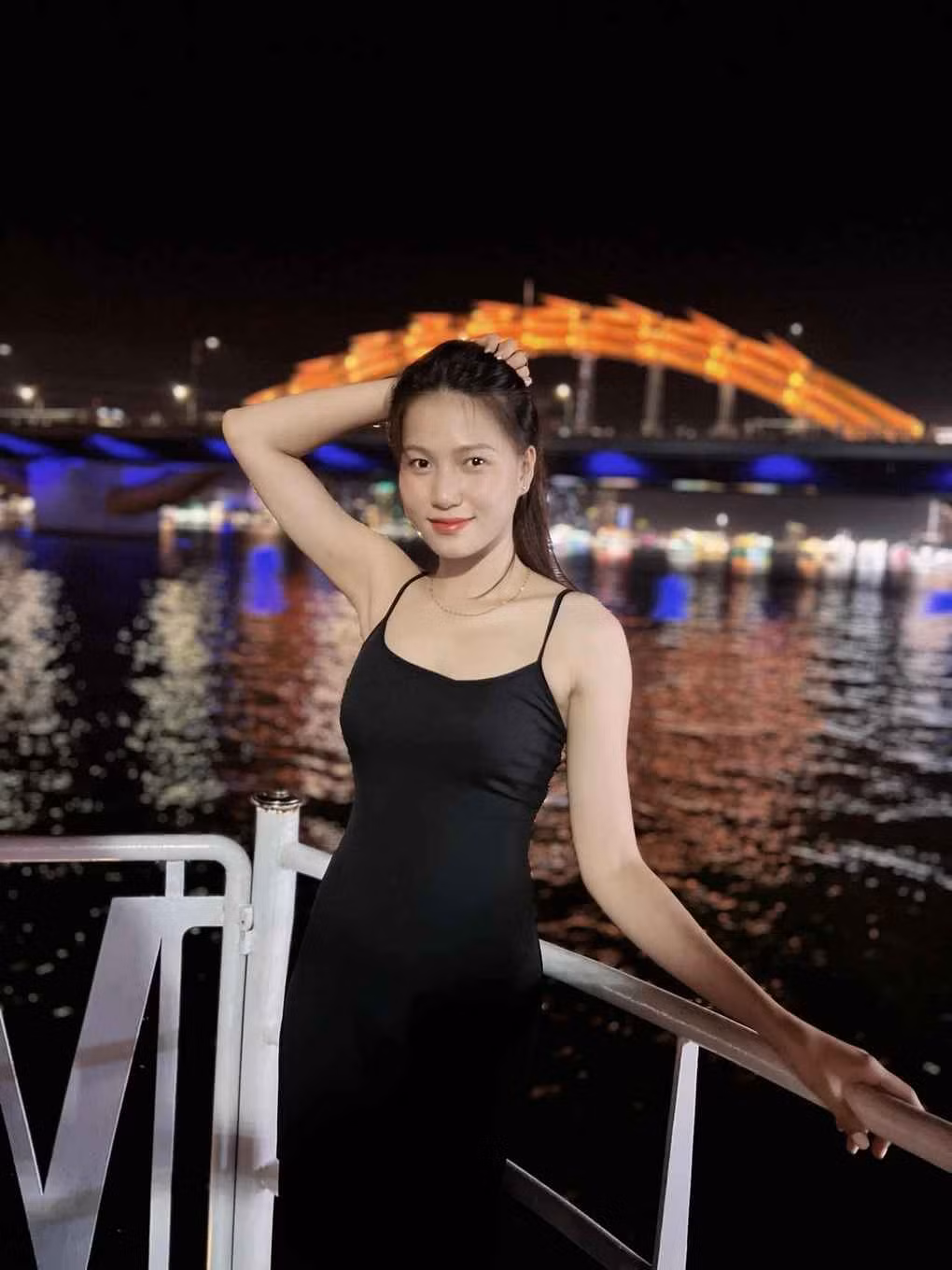 Khác với hình ảnh khỏe khoắn trên sân đấu, ngoài đời Lữ Thị Phương thích theo đuổi hình tượng nữ tính và thanh lịch