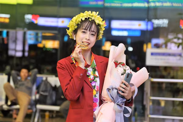 Được mệnh danh "hot girl làng võ", Châu Tuyết Vân thu hút những người yêu mến mình bằng hàng loạt hình ảnh khoe khéo cơ thể đầy quyến rũ mà không kém phần khỏe khoắn của một VĐV.