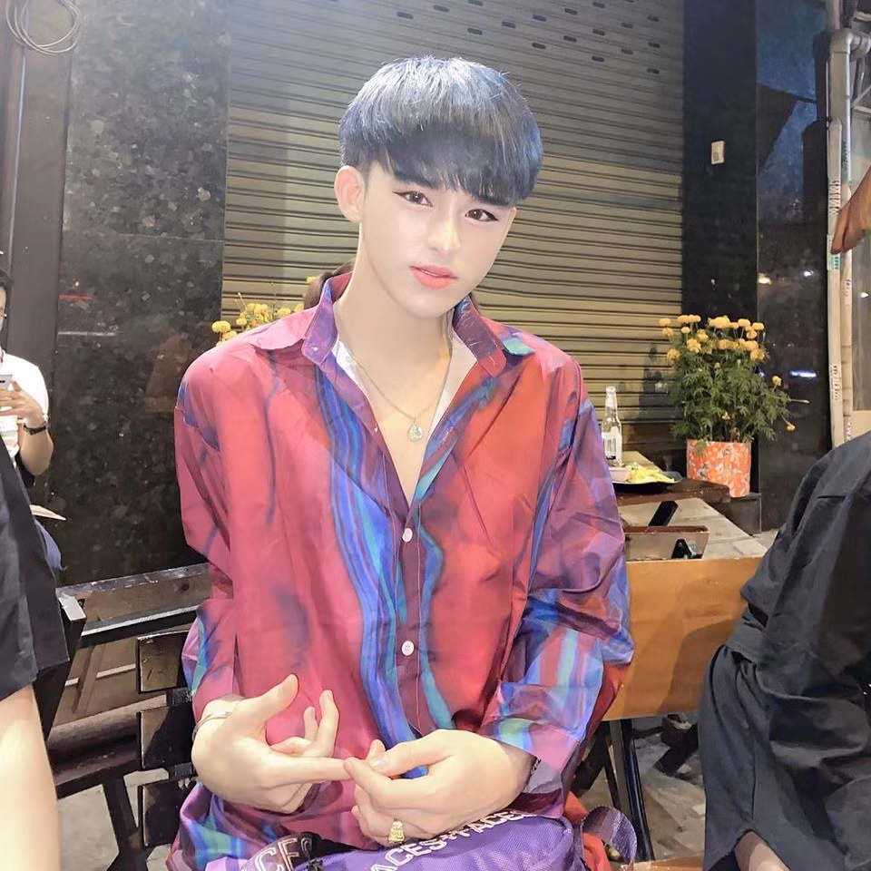 Ít ngày trước, Trần Đức Bo cũng khiến nhiều người ngỡ ngàng khi livestream nhảy nhót để lộ phần nhạy cảm.
