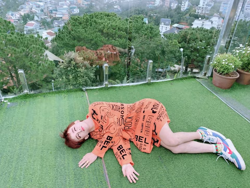 Sau màn bóp méo trần nhà, dân tình đăng đàn công khai hỏi trực tiếp lý do thì tới hiện tại, Trần Đức Bo không có bất cứ lời giải thích nào.