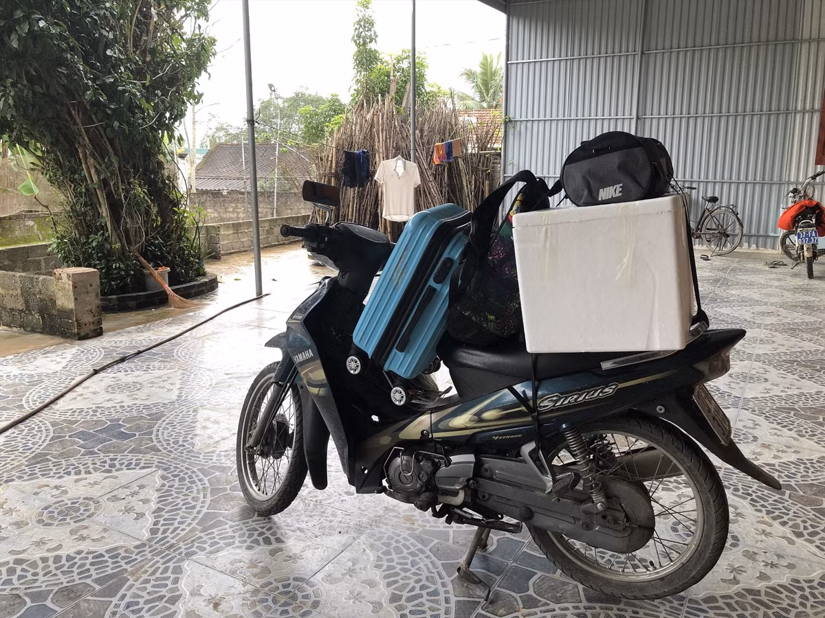 Chỉ những người con xa quê mới có thể cảm nhận hết được những thứ quà quê mẹ gửi đơn sơ nhưng mang nhiều ý nghĩa đến vậy.