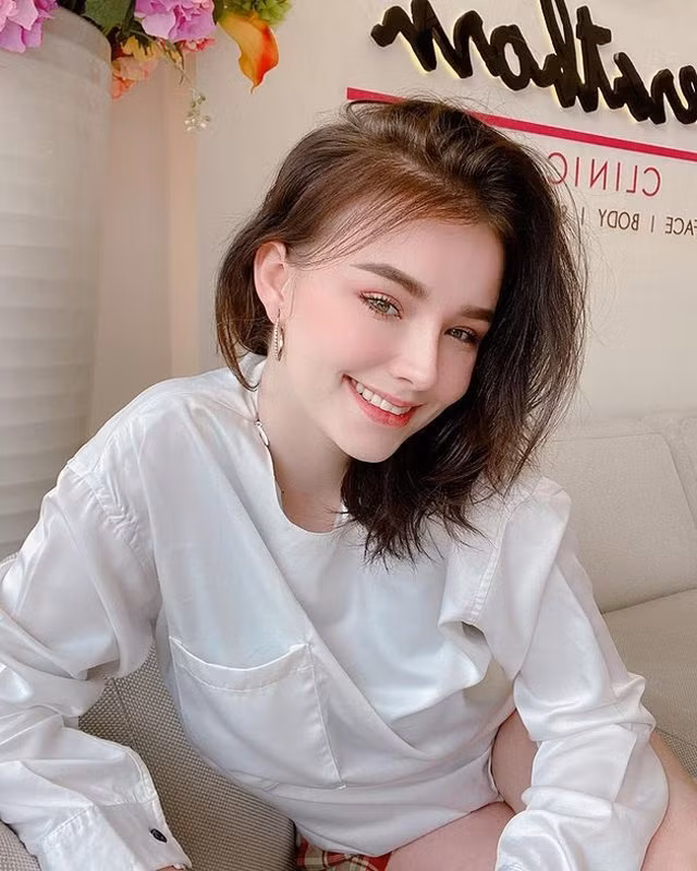 Nhiều người bất ngờ với Jessie Vard khi cô có phần nổi loạn với 1 hình xăm "hầm hố" sau lưng.