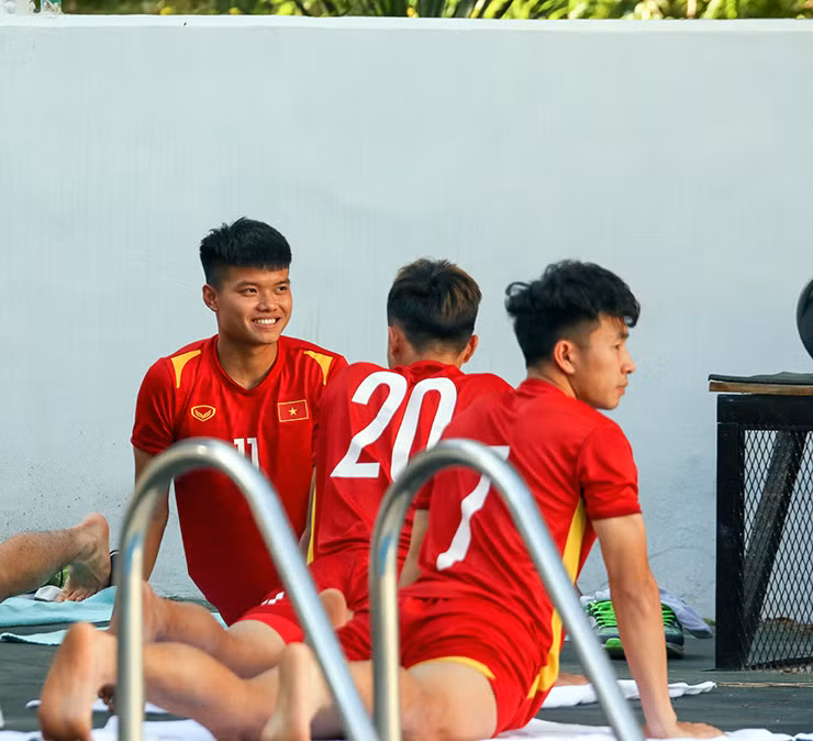 Dù gặp nhiều khó khăn nhưng nụ cười vẫn luôn nở trên môi các cầu thủ U23 Việt Nam.