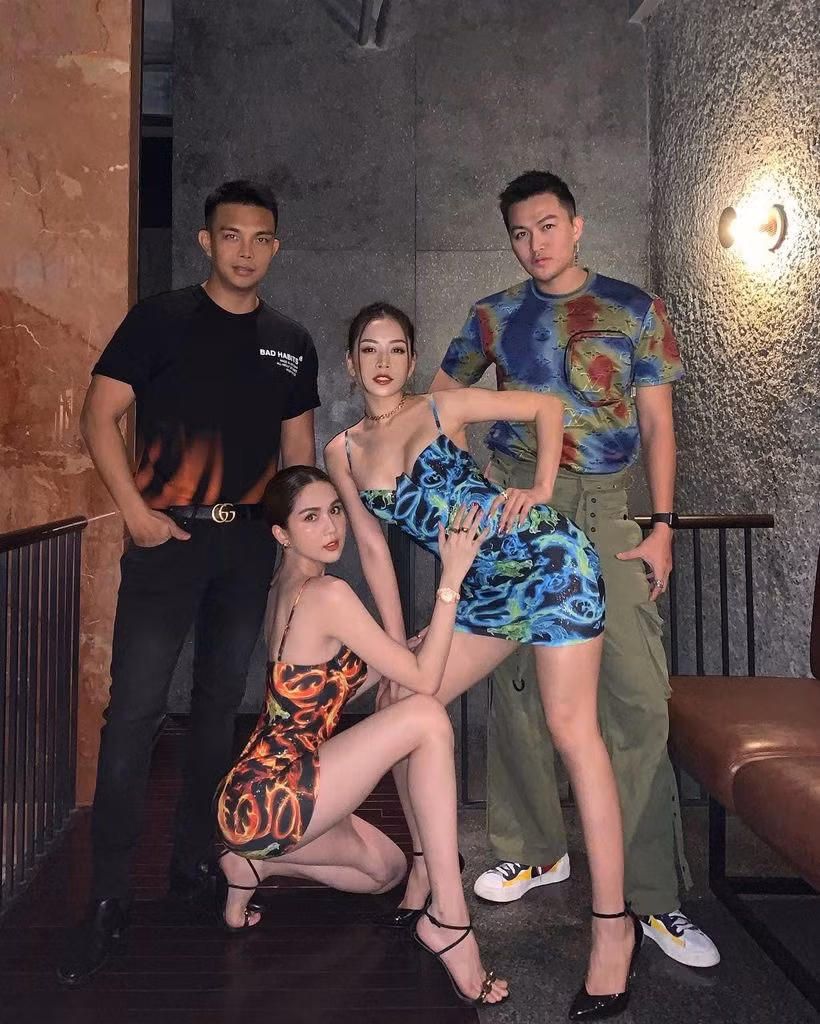 Trước đó, Ngọc Trinh và Chi Pu từng bị chỉ trích trong bộ ảnh "xôi thịt" ngày sinh nhật của "nữ hoàng nội y".