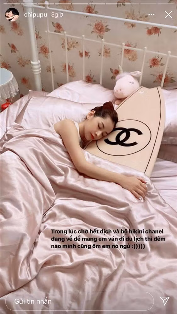 Tuy nhiên, ngay khi biết được, Ngọc Trinh đã không ngần ngại chuyển cho Chi Pu 100 triệu để giúp cô em thân thiết mua được chiếc ván.