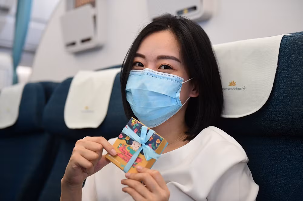 Mới đây, những hình ảnh hội chị em nhận quà 8/3 từ trên trời thu hút sự chú ý của nhiều người.