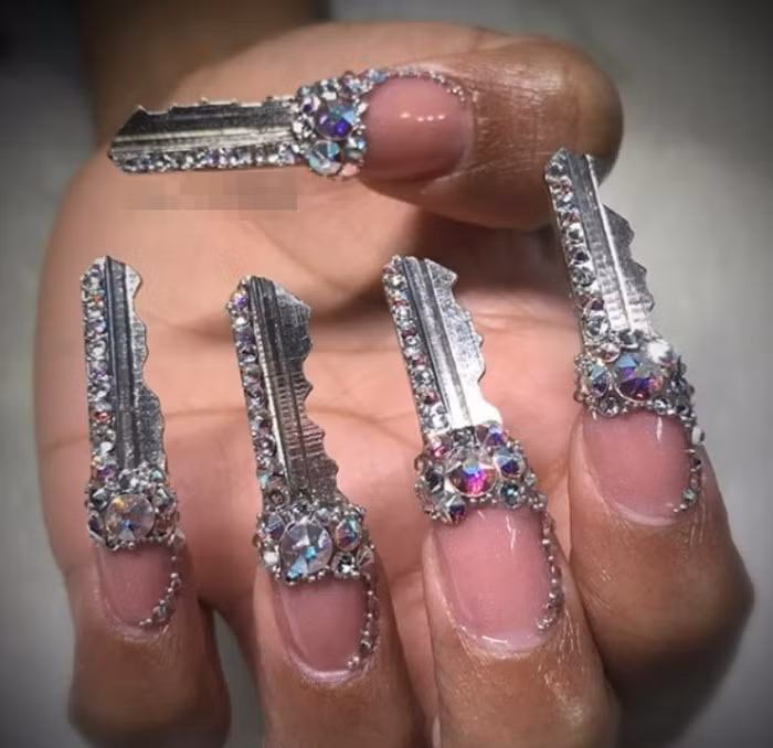 Bộ nail dành cho những cô gái "não cá vàng" khi thường xuyên quên đủ loại chìa khóa.