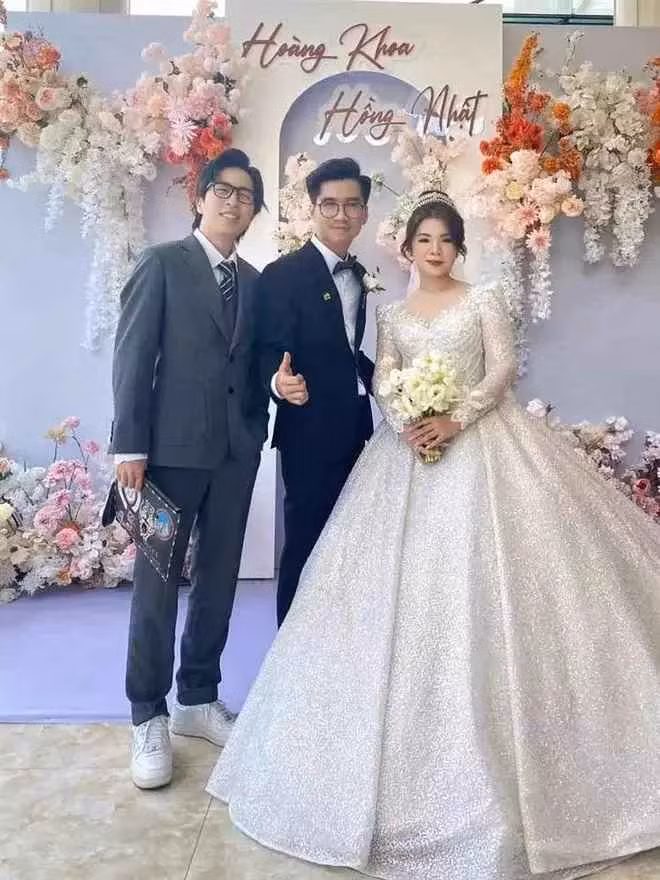 Pewpew và Hồng Nhật đã có hơn 3 năm yêu đương kín kẽ, không chia sẻ nhiều với truyền thông hay trên MXH.