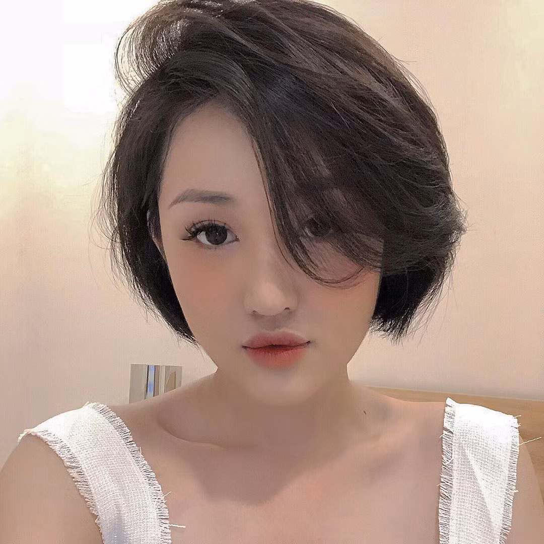 Qua những hình ảnh ít ỏi được chia sẻ, có thể thấy sắc vóc của Hoàng Anh Apple sau nhiều năm đã dần chín muồi, trở nên xinh xắn và mặn mà hơn rất nhiều so với xưa kia.