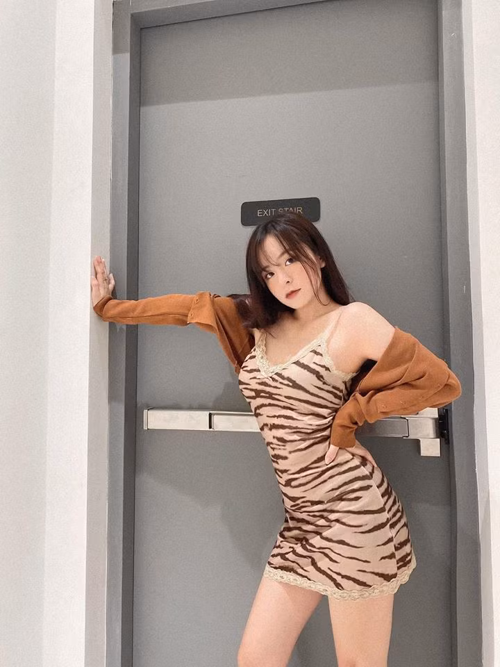 Khánh Vân từng tiết lộ hiện tại mỗi tháng mình kiếm được thu nhập từ 20-30 triệu đồng nhờ nhận đăng bài quảng cáo online.