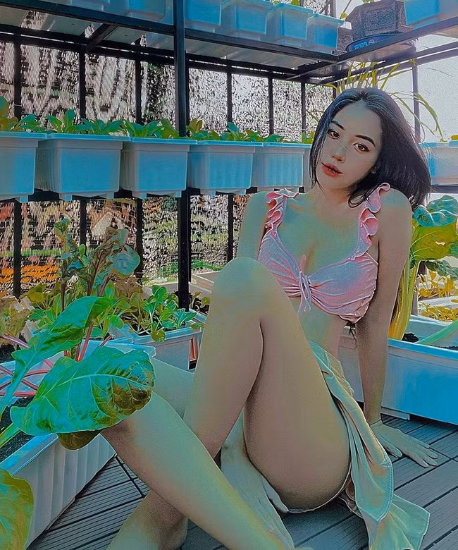 Hiện tại, Gia Thùy tập trung phần lớn thời gian cho việc học tập. Gái xinh này dự định thi vào trường Đại học Kiến trúc.