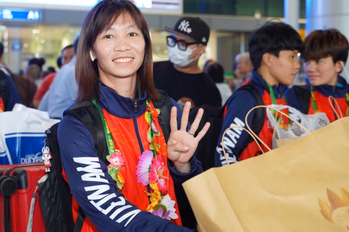 Theo chia sẻ của Thùy Trang, cầu thủ này muốn chia tay tuyển nữ Việt Nam để toàn tâm toàn ý thi đấu cho CLB bóng đá nữ TP.HCM ở thời gian cuối cùng của hợp đồng.