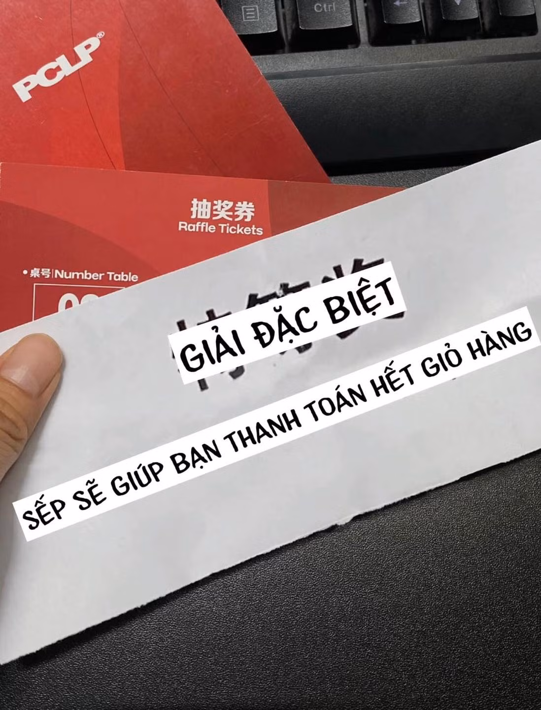 Lại thêm một chiếc thưởng Tết mà khiến sếp méo mặt còn nhân viên hoan hỷ.