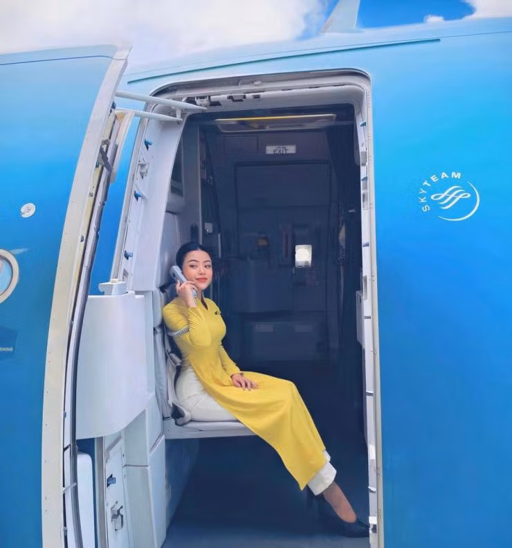 Dù chỉ cao 1,62m nhưng Phương Ly vẫn có ngoại hình cân đối, thu hút.