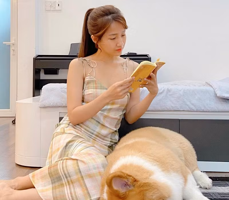 Rich kid trong làng diễn viên này cũng thường xuyên được giao vào những vai nữ sinh nhờ vẻ đẹp ngọt ngào và kỹ năng diễn thơ ngây.