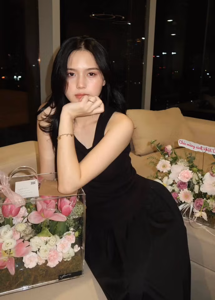 Bà xã Thành Chung hiện vẫn làm công việc liên quan tới thời trang.