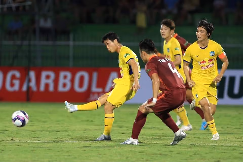 HAGL toat mo hoi truoc Binh Dinh, cam 1 diem ve 