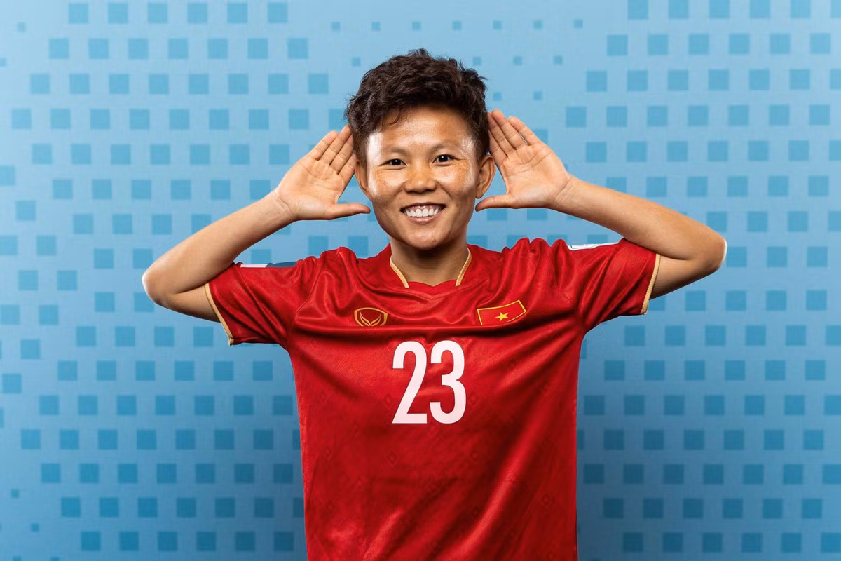 Bích Thùy vui vẻ trong bộ ảnh "làm nóng" World Cup 2023.