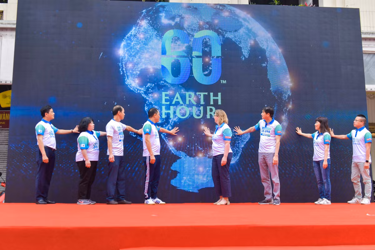 Giai chay huong ung Gio Trai Dat 2023 thu hut hang nghin 