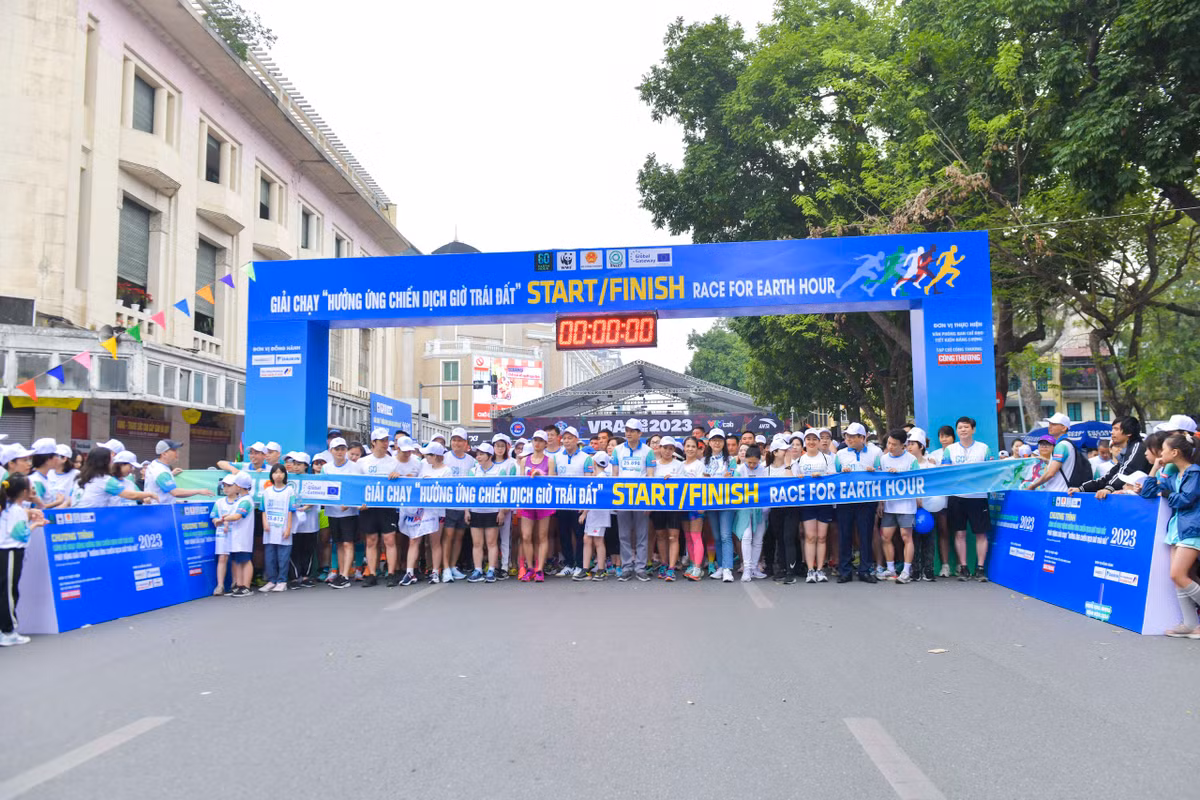 Giai chay huong ung Gio Trai Dat 2023 thu hut hang nghin 