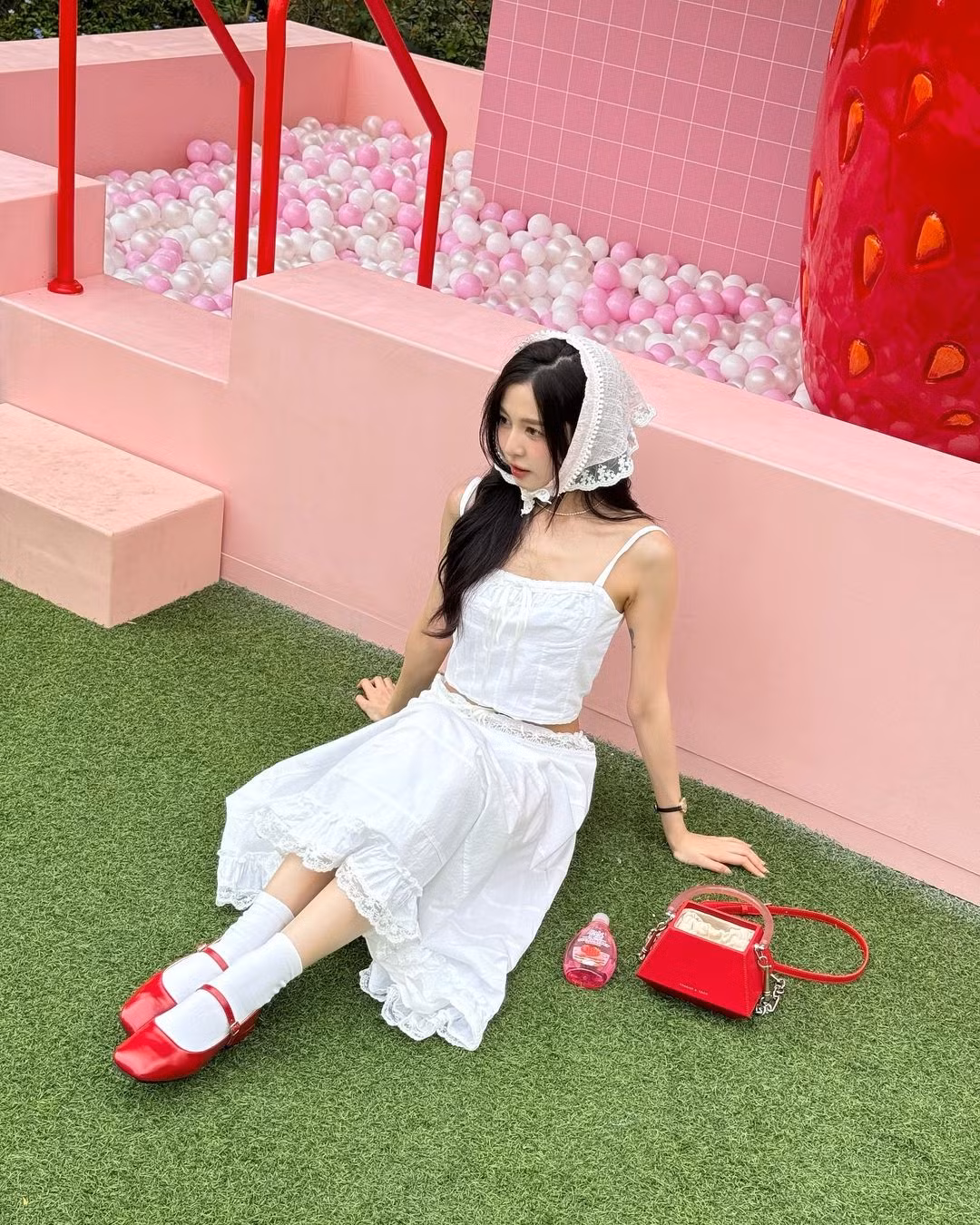 “Mọi người bảo quán phở này ngon, nhất định phải đi ăn thử. Họ cũng khen không gian quán đẹp nên tôi quyết định ghé thăm xem sao”, Jing nói.