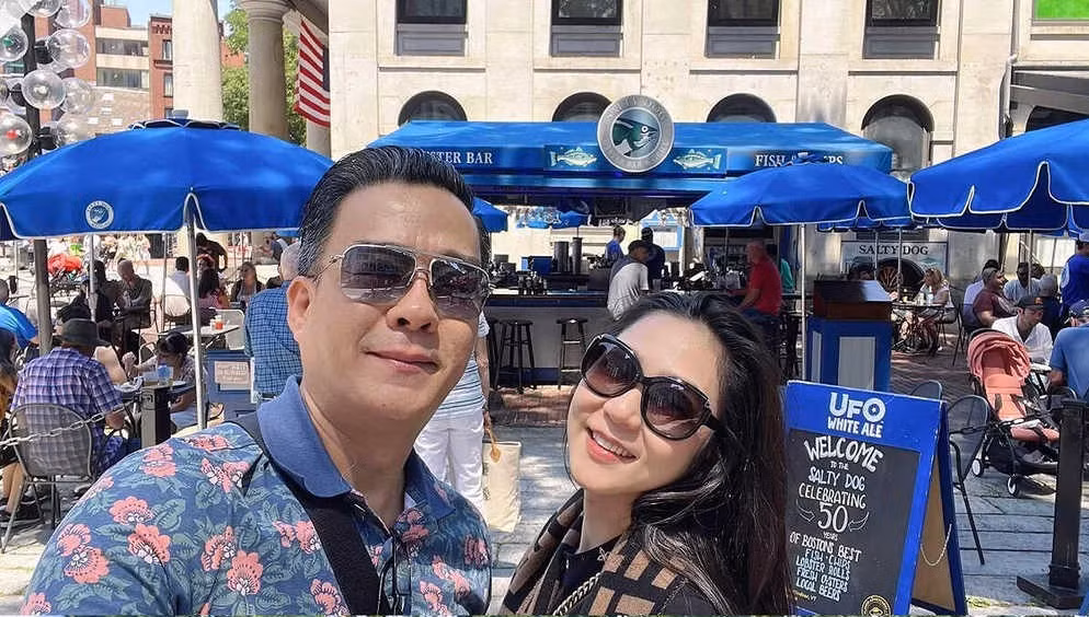 Mới đây, “vua cá Koi” - đại gia Thắng Ngô đã đăng bức ảnh khoảnh khắc cùng bà xã ăn tối ở bên Mỹ. Dưới phần bình luận, một tài khoản Facebook có bình luận khiến "chủ thớt" phải bức xúc ra mặt.