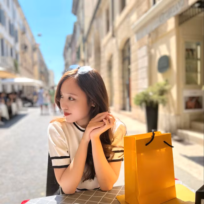 Dương Hà có mối quan hệ thân thiết với khá nhiều cầu thủ nổi tiếng.