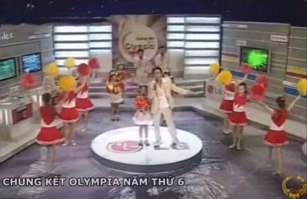 Co be gay bao Duong len dinh Olympia 16 nam truoc gio ra sao?
