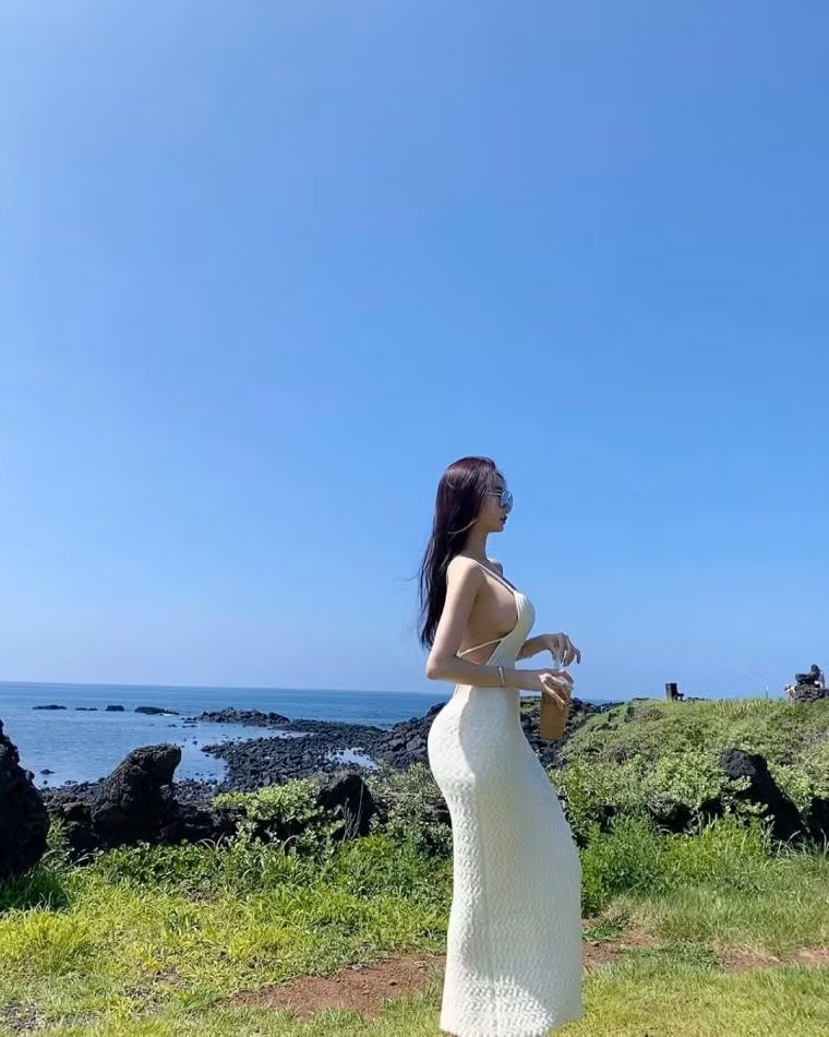 Bên cạnh đó, Ange Vivi cũng giữ thói quen ăn uống lành mạnh.