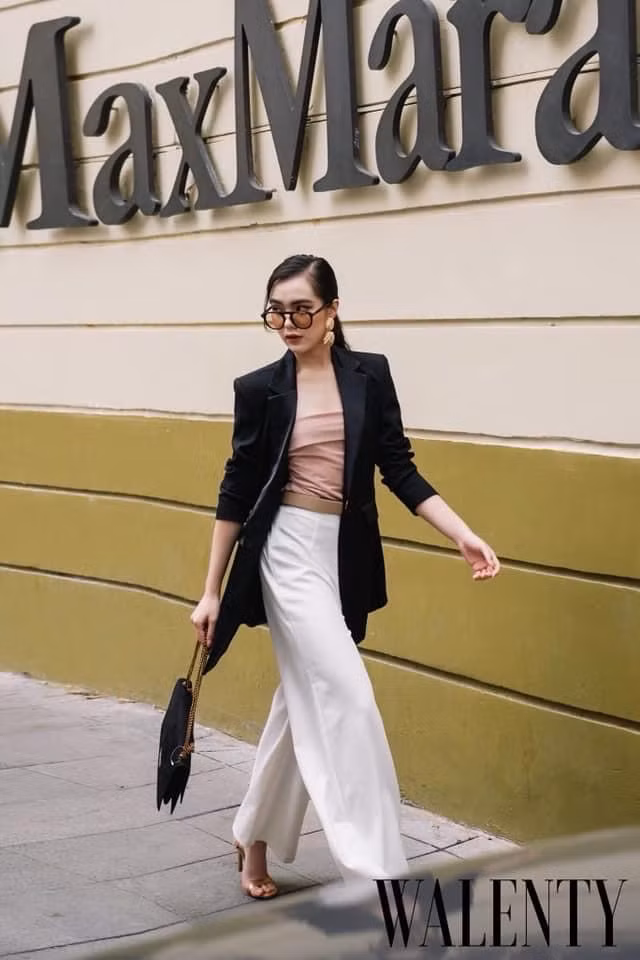 Kiếm ra tiền Thiên Trang cũng phải đánh đổi nhiều điều. Cô bạn cho biết nhiều khi phải dậy từ 5 giờ sáng để chuẩn bị make up, di chuyển tới địa điểm chụp. Chưa hết, cũng có lúc cô phải diễn dưới trời nắng gắt 3 tiếng đồng hồ…