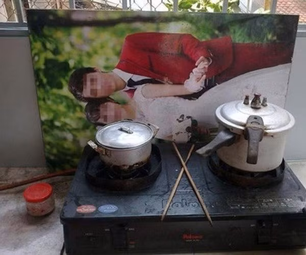 Sau thời gian sử dụng, dù không hỏng nhưng nhiều tấm ảnh cưới cũng bị làm cái chặn bếp.