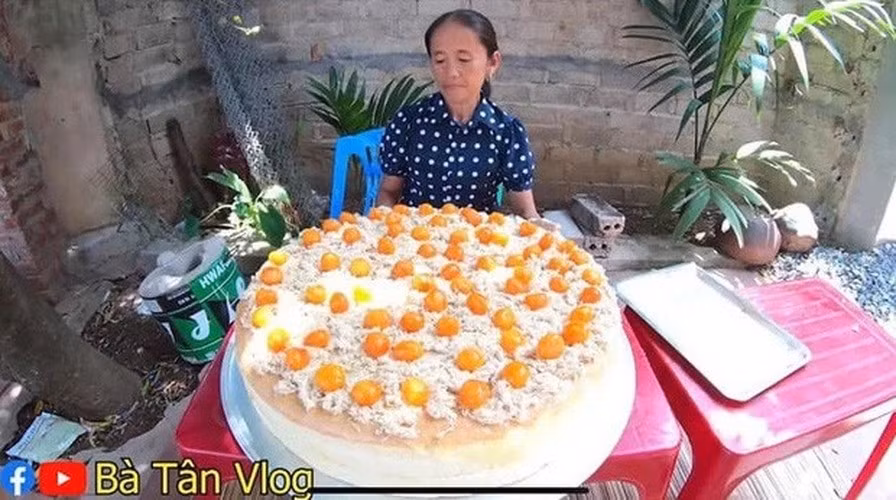 Nhìn những bức hình mới của bà Tân, nhiều người bày tỏ không nhận ra.
